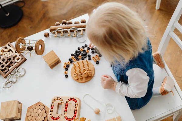 Montessori : des jeux éducatifs pour grandir en autonomie